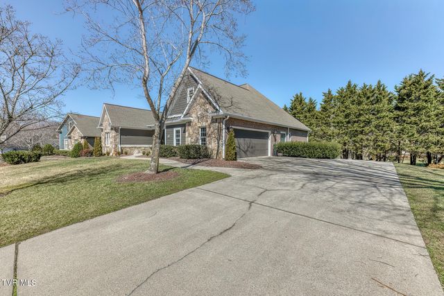 2129 Highland Falls Court, Johnson City, TN 37615