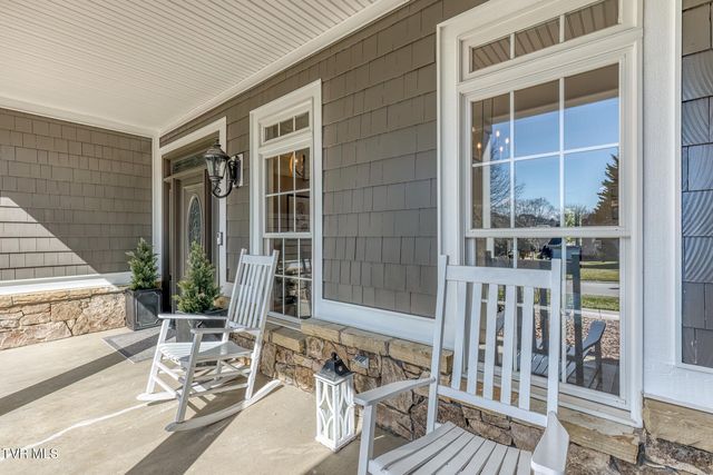 2129 Highland Falls Court, Johnson City, TN 37615