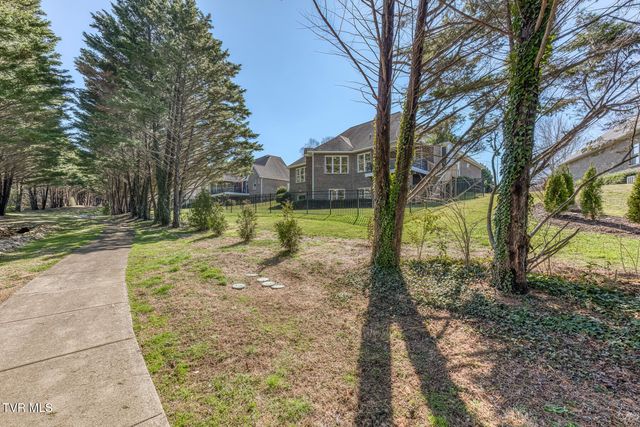 2129 Highland Falls Court, Johnson City, TN 37615