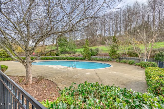2129 Highland Falls Court, Johnson City, TN 37615