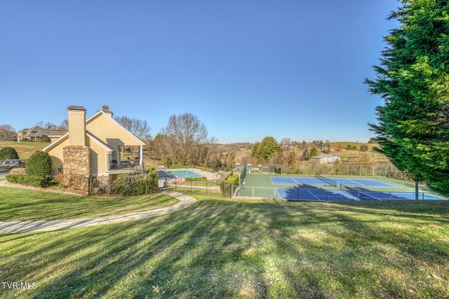 2129 Highland Falls Court, Johnson City, TN 37615