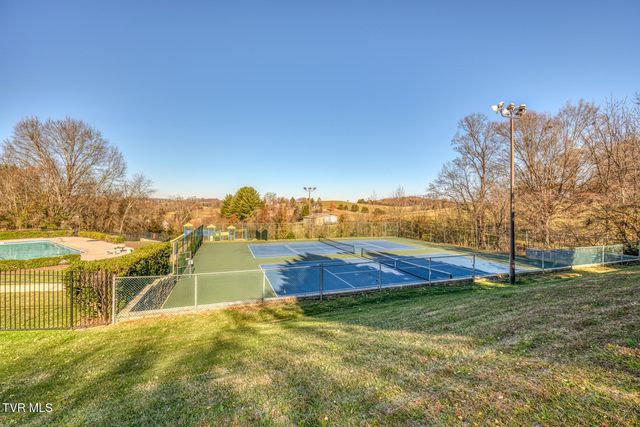 2129 Highland Falls Court, Johnson City, TN 37615