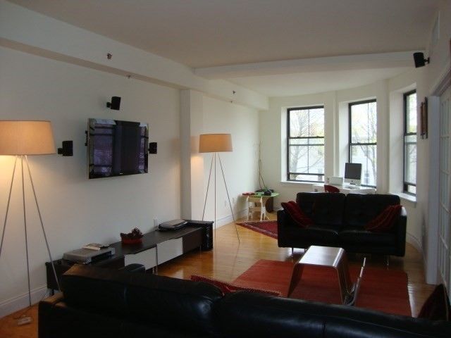 110 Cypress St 301, Brookline, MA 02445
