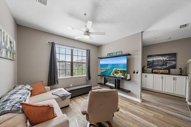 4206 VIA PIEDRA CIRCLE 3-202, Sarasota, FL 34233