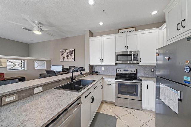 4206 VIA PIEDRA CIRCLE 3-202, Sarasota, FL 34233