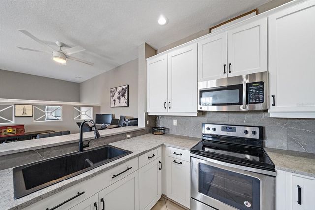 4206 VIA PIEDRA CIRCLE 3-202, Sarasota, FL 34233