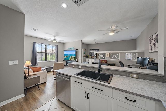 4206 VIA PIEDRA CIRCLE 3-202, Sarasota, FL 34233