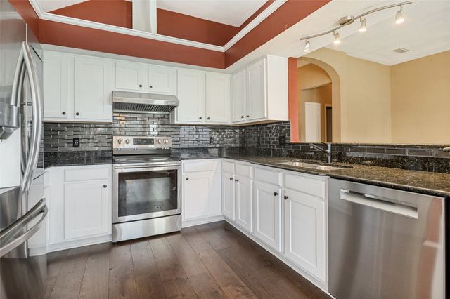 1604 Park Chase Avenue, Arlington, TX 76011