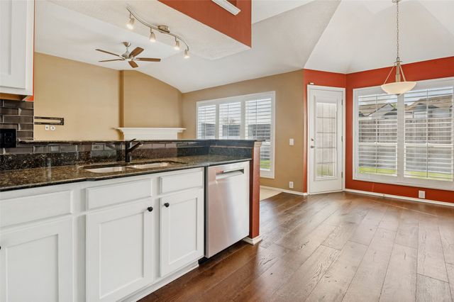 1604 Park Chase Avenue, Arlington, TX 76011