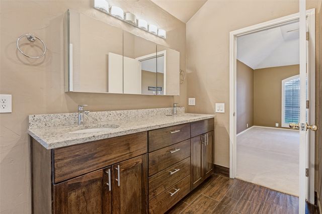 1604 Park Chase Avenue, Arlington, TX 76011