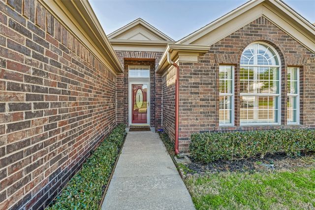 1604 Park Chase Avenue, Arlington, TX 76011