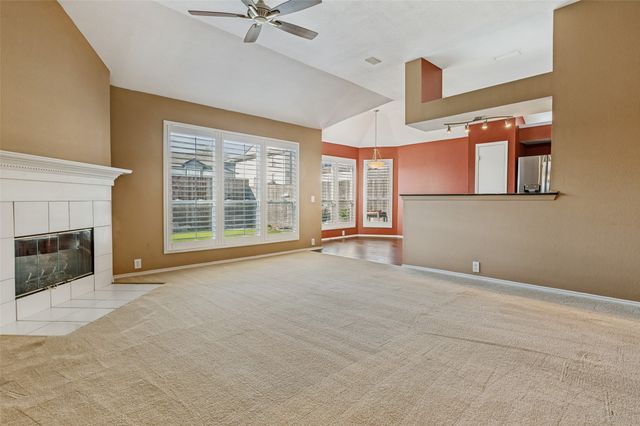 1604 Park Chase Avenue, Arlington, TX 76011