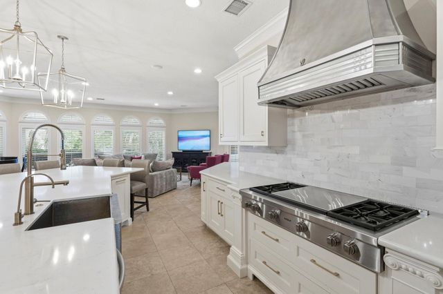 63 NW Chancery Place NW, The Woodlands, TX 77381