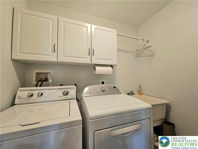 805 Fieldstone Trail, Forks Twp, PA 18040