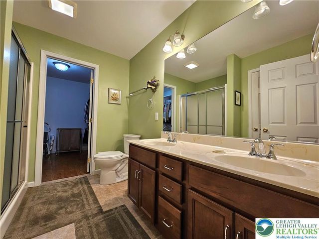 805 Fieldstone Trail, Forks Twp, PA 18040