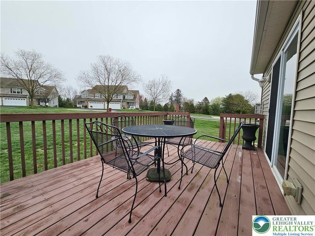 805 Fieldstone Trail, Forks Twp, PA 18040