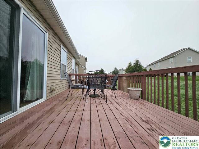 805 Fieldstone Trail, Forks Twp, PA 18040