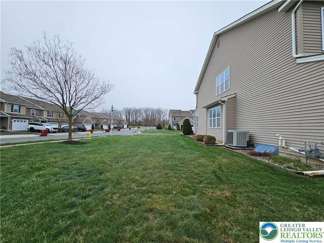 805 Fieldstone Trail, Forks Twp, PA 18040