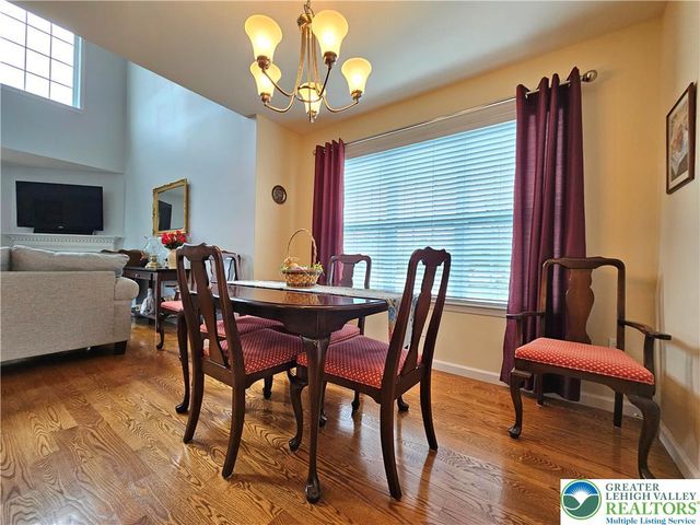 805 Fieldstone Trail, Forks Twp, PA 18040