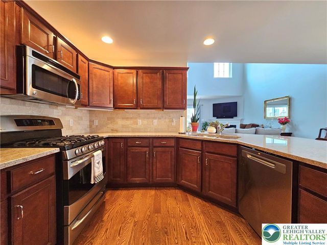 805 Fieldstone Trail, Forks Twp, PA 18040