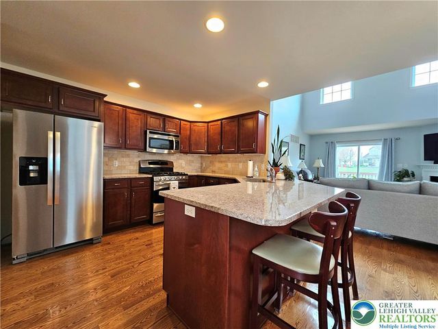 805 Fieldstone Trail, Forks Twp, PA 18040