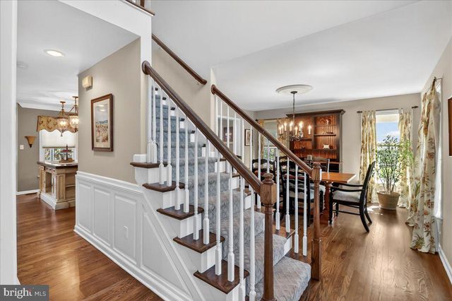 2 PARKSIDE DR, Elverson, PA 19520