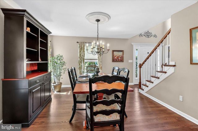 2 PARKSIDE DR, Elverson, PA 19520