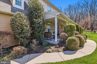 2 PARKSIDE DR, Elverson, PA 19520