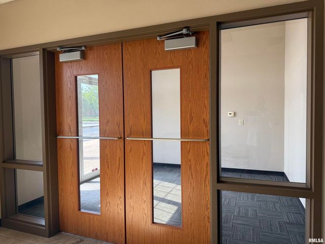 3457 AVENUE OF THE CITIES Avenue, Moline, IL 61265