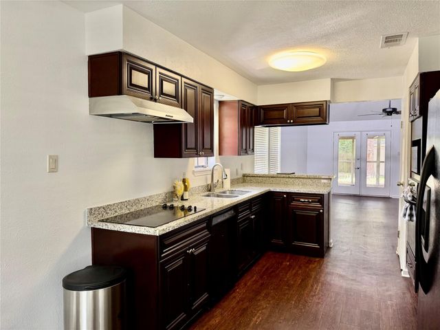 10 S Greenbud Court, The Woodlands, TX 77380