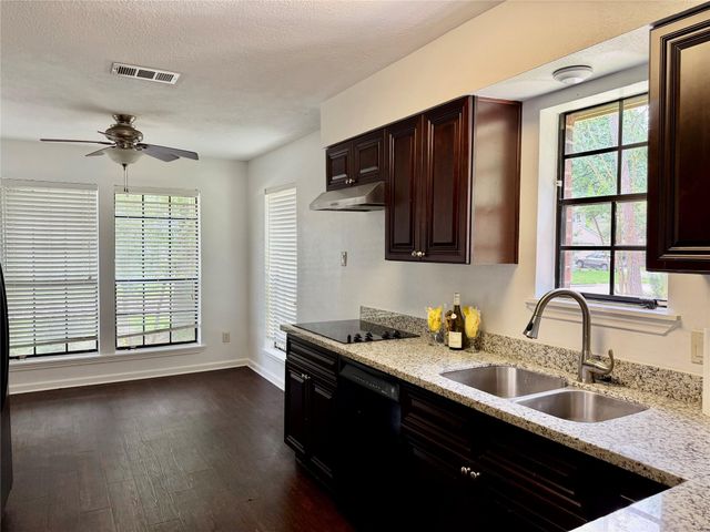 10 S Greenbud Court, The Woodlands, TX 77380