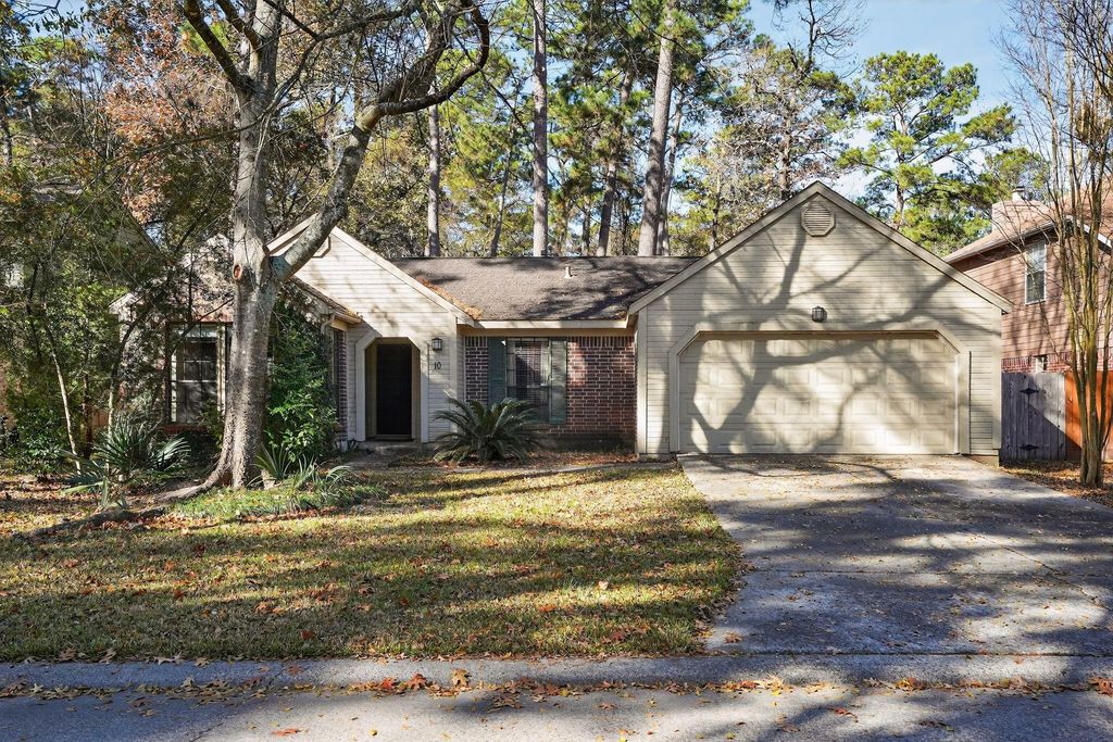 10 S Greenbud Court, The Woodlands, TX 77380