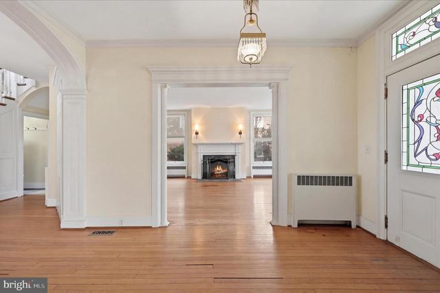 217 W BOSCAWEN ST, Winchester, VA 22601