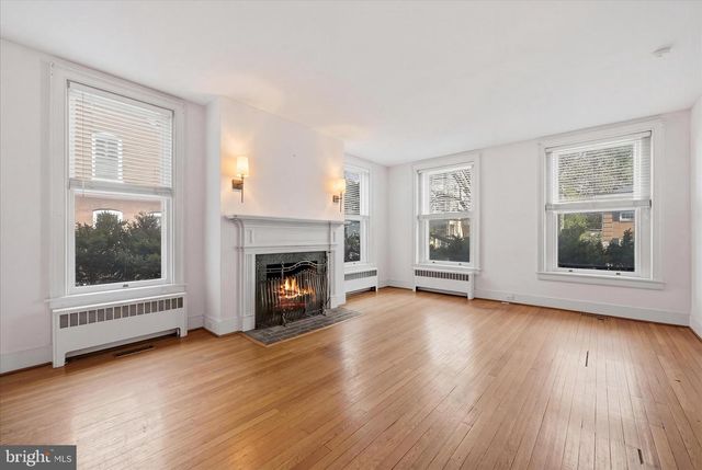 217 W BOSCAWEN ST, Winchester, VA 22601