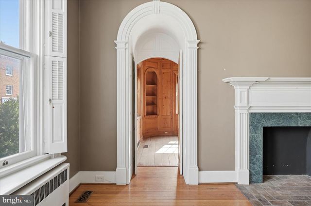 217 W BOSCAWEN ST, Winchester, VA 22601