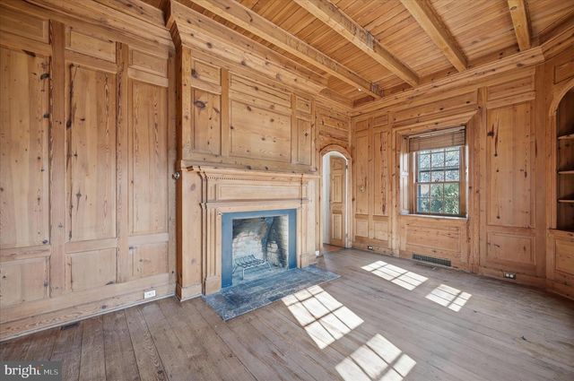 217 W BOSCAWEN ST, Winchester, VA 22601