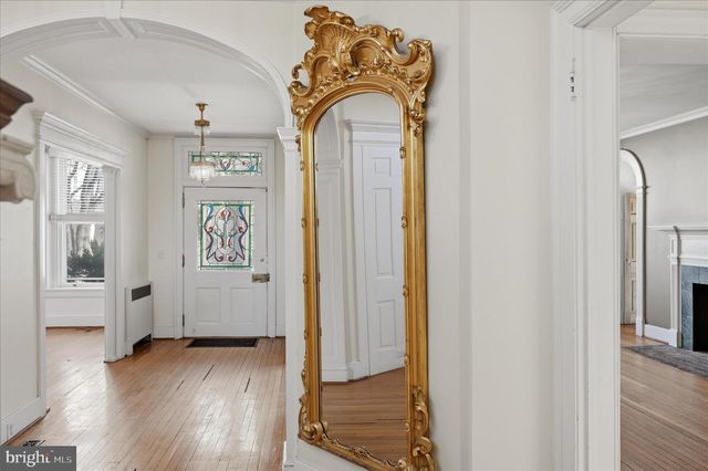 217 W BOSCAWEN ST, Winchester, VA 22601