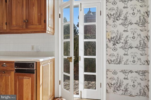 217 W BOSCAWEN ST, Winchester, VA 22601