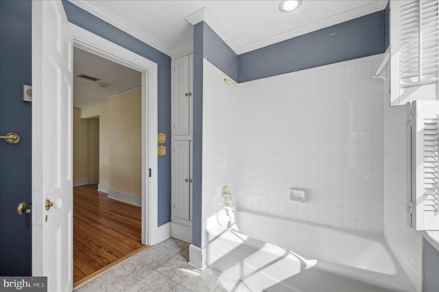 217 W BOSCAWEN ST, Winchester, VA 22601