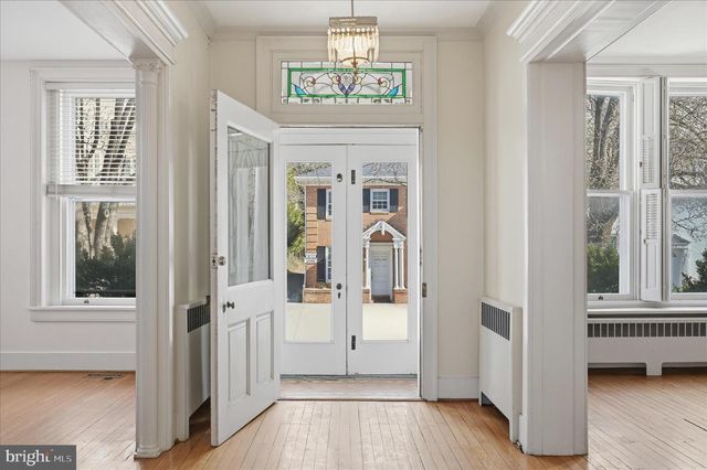 217 W BOSCAWEN ST, Winchester, VA 22601