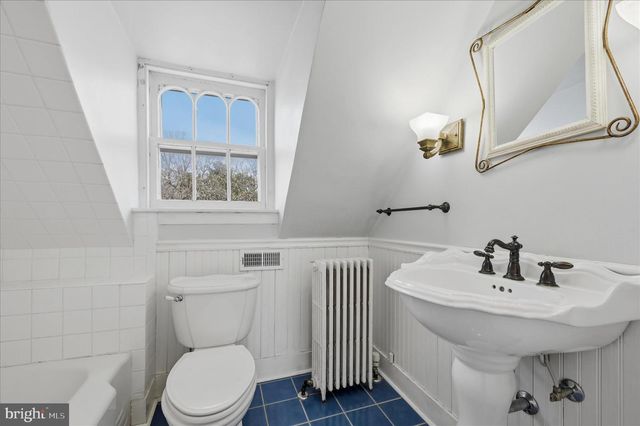 217 W BOSCAWEN ST, Winchester, VA 22601