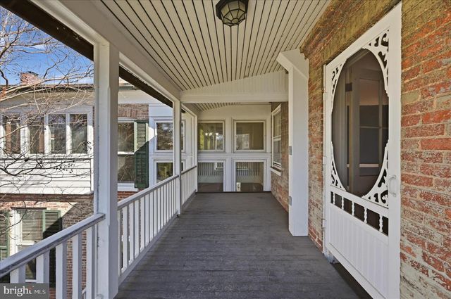 217 W BOSCAWEN ST, Winchester, VA 22601