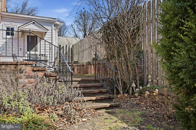 217 W BOSCAWEN ST, Winchester, VA 22601