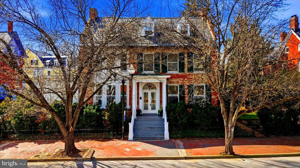 217 W BOSCAWEN ST, Winchester, VA 22601