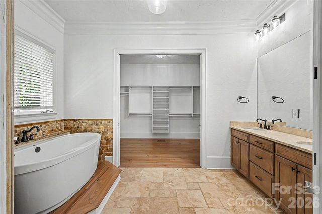 703 Sainte Rose Lane, Charlotte, NC 28226