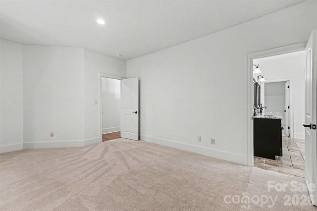 703 Sainte Rose Lane, Charlotte, NC 28226