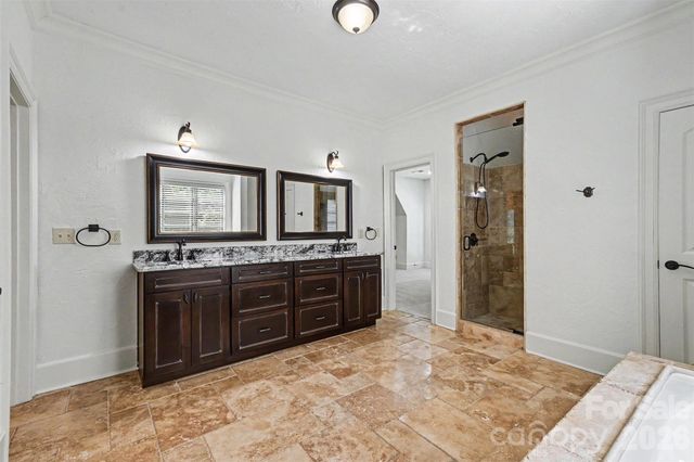 703 Sainte Rose Lane, Charlotte, NC 28226