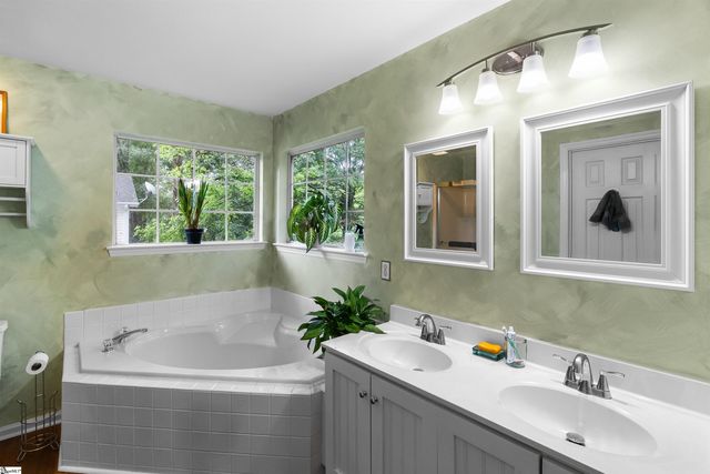 6 S Penobscot Court, Simpsonville, SC 29681