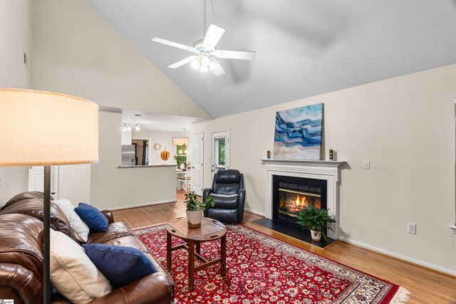 6 S Penobscot Court, Simpsonville, SC 29681