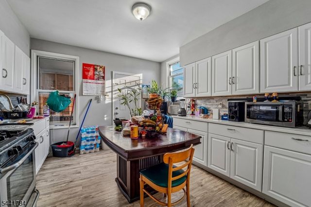 70 Genessee Ave, Paterson City, NJ 07503